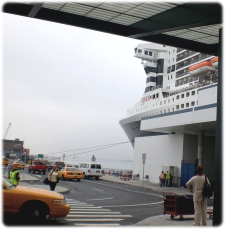 qm2-brooklyn-cruise-terminal3l.jpg